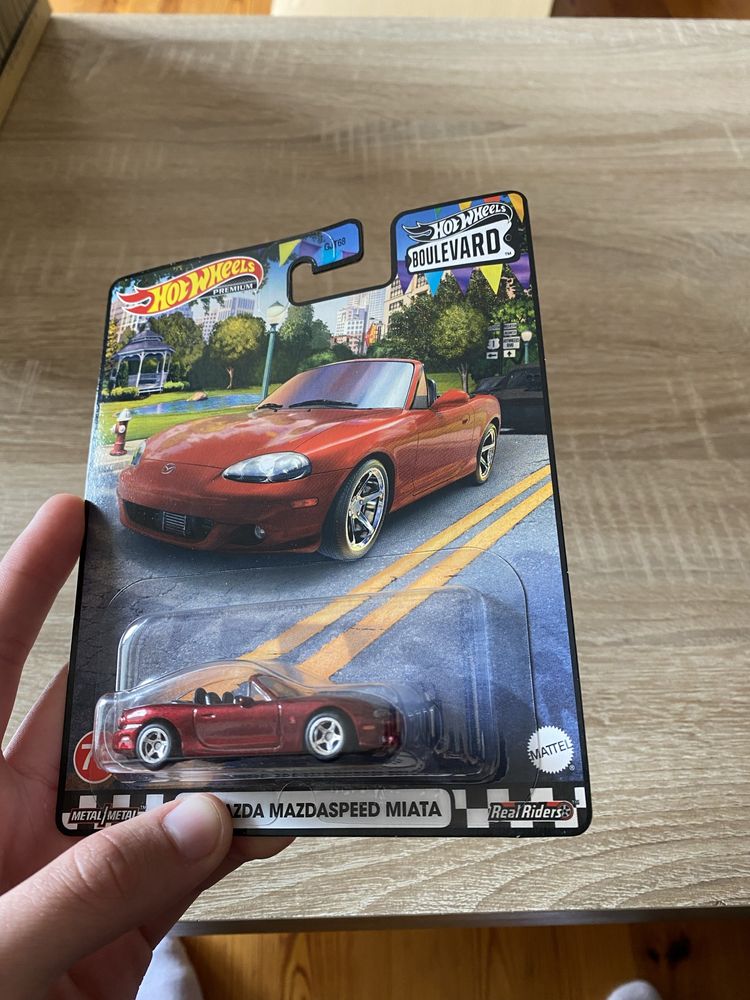 Hot Wheels Premium Mazda Miata 04 Boulevard