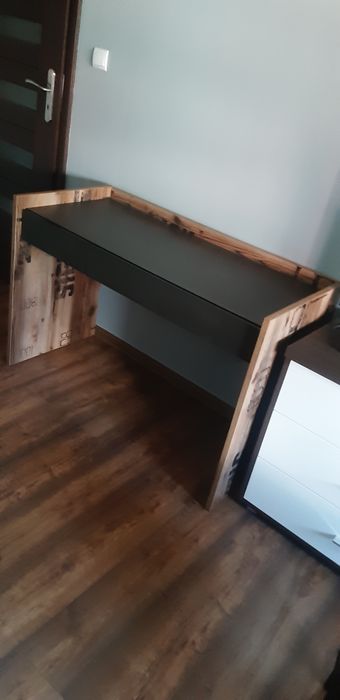 Biurko młodzieżowe