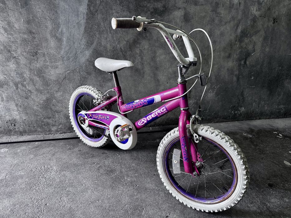 Bicicleta BERG de menina roda 16, em bom estado