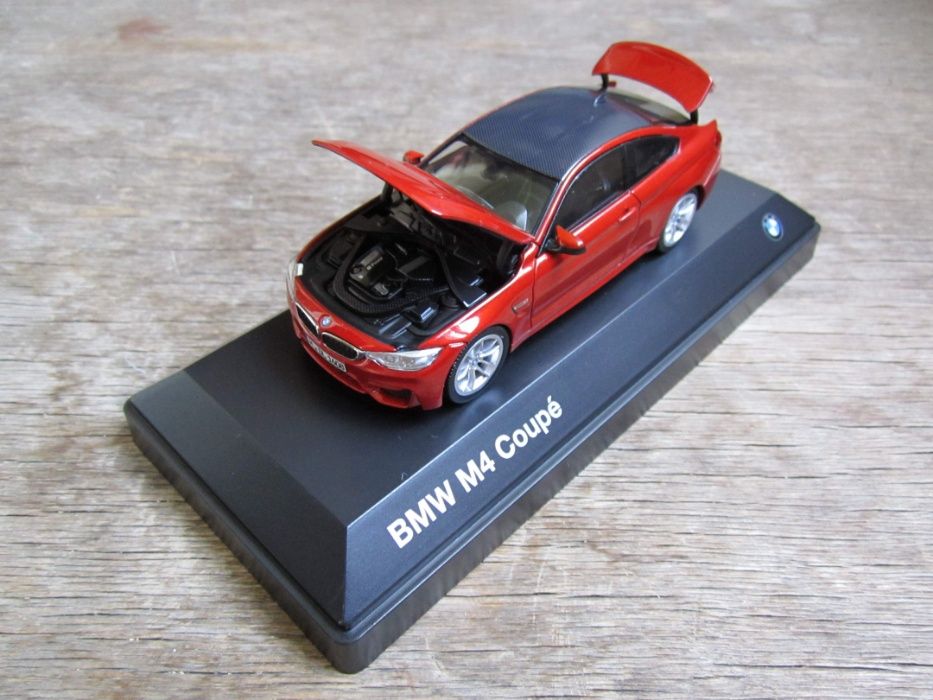 Модель автомобиля BMW M4 Coupe (F82)