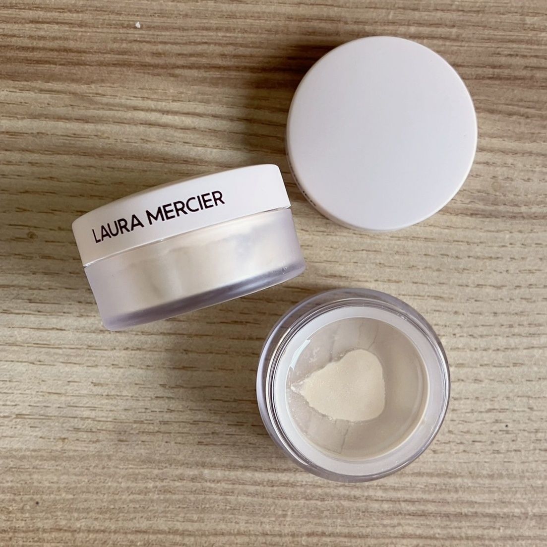 Laura Mercier Translucent Loose Setting Powder Ultra Blur
Puder sypki