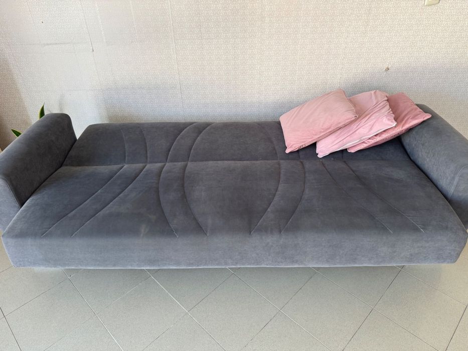 Sofá cama cinzento