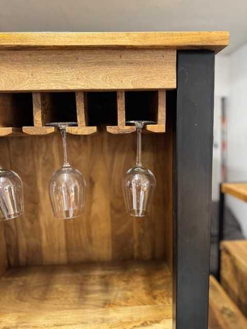 Piękny drewniany Bufet/Kredens/Barek z seri Britt nowy F-Vat