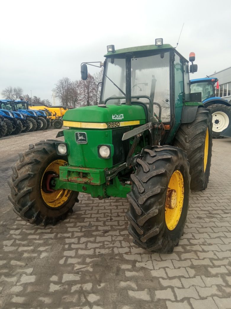 John Deere 2850 z adaptacją