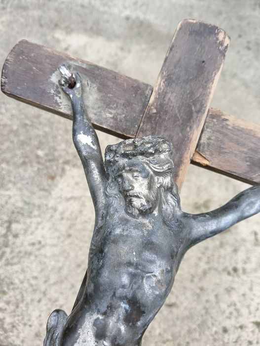 Barokowy krzyż krucyfiks XVIII w Chrystus pasyjka