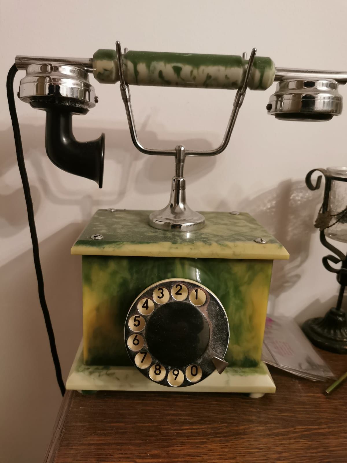 Telefon z epoki PRL