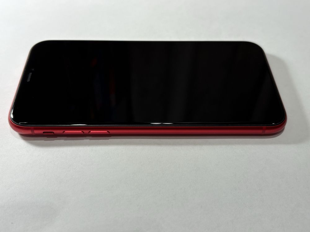iPhone 11 product red
