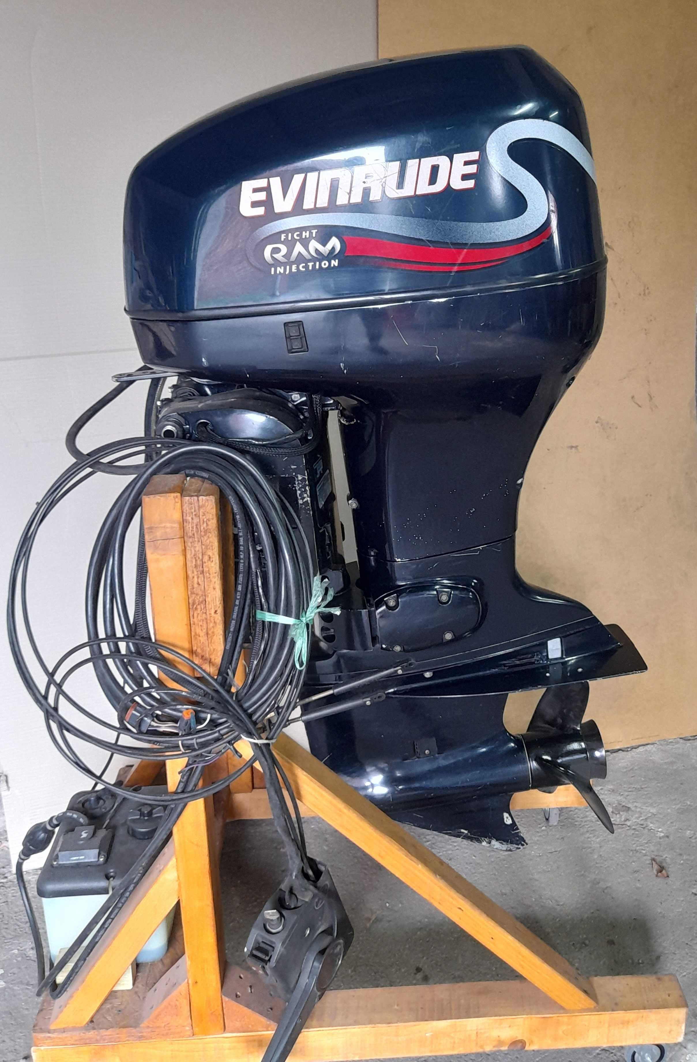 Silnik zaburtowy Evinrude 75 KM Ficht Ram Injection V4 Evinrude E-Tec