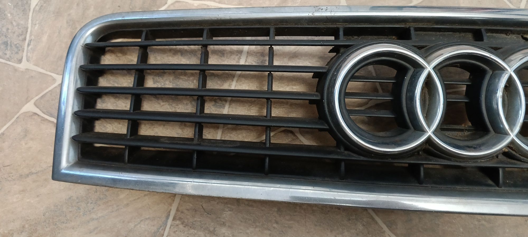 Grill atrapa audi A4 B6