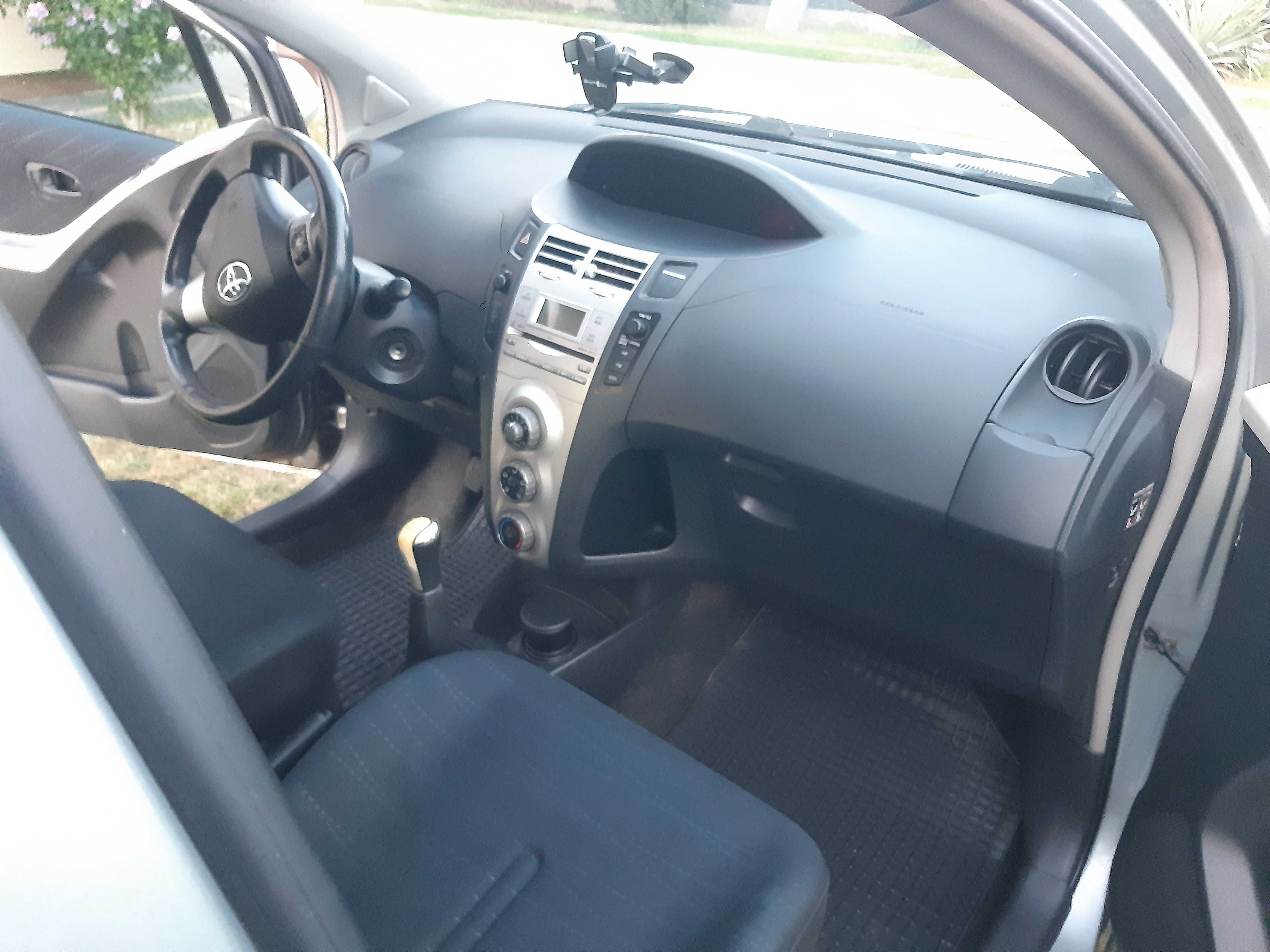 Toyota Yaris 1.3 Sol 2006/2007 - (benzyna + LPG) -uszkodzony