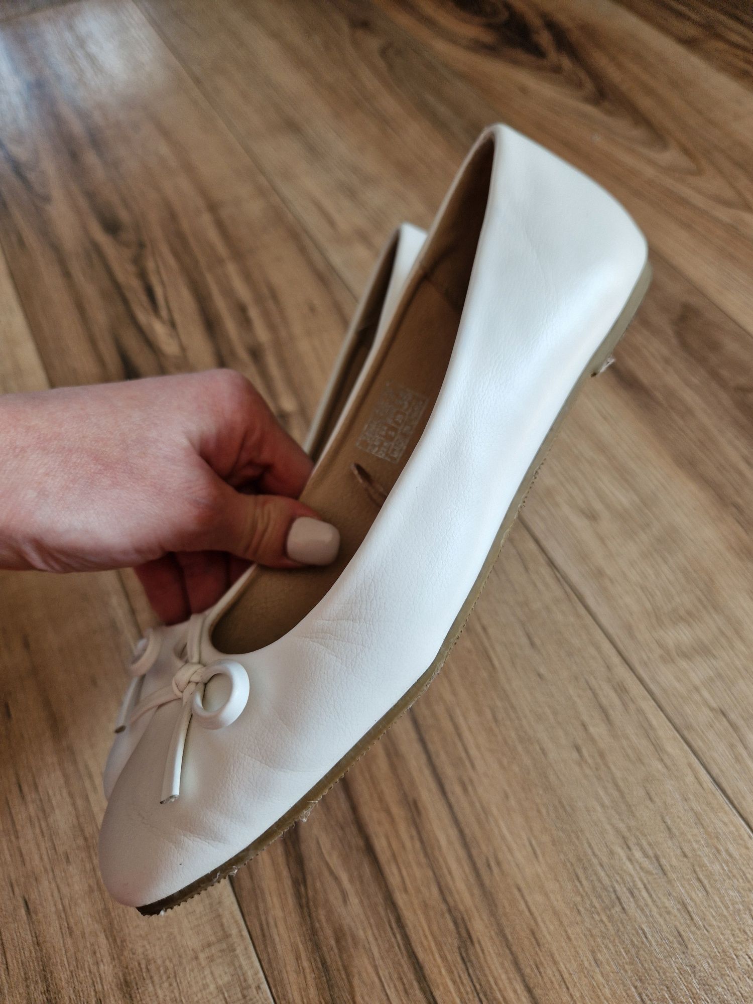 Balerinki białe buty komunijne 35 reserved