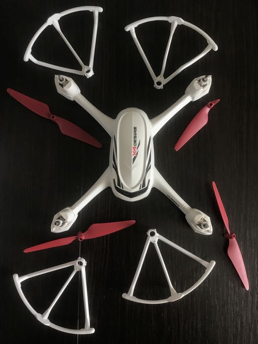 Дрон/Квадрокоптер HubSan X4 Desire H502E