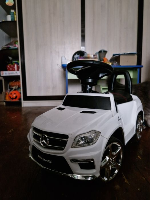 Дитяча машинка толокар-качалка Mercedes Gl63