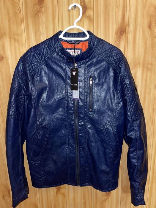 Нова куртка GUESS