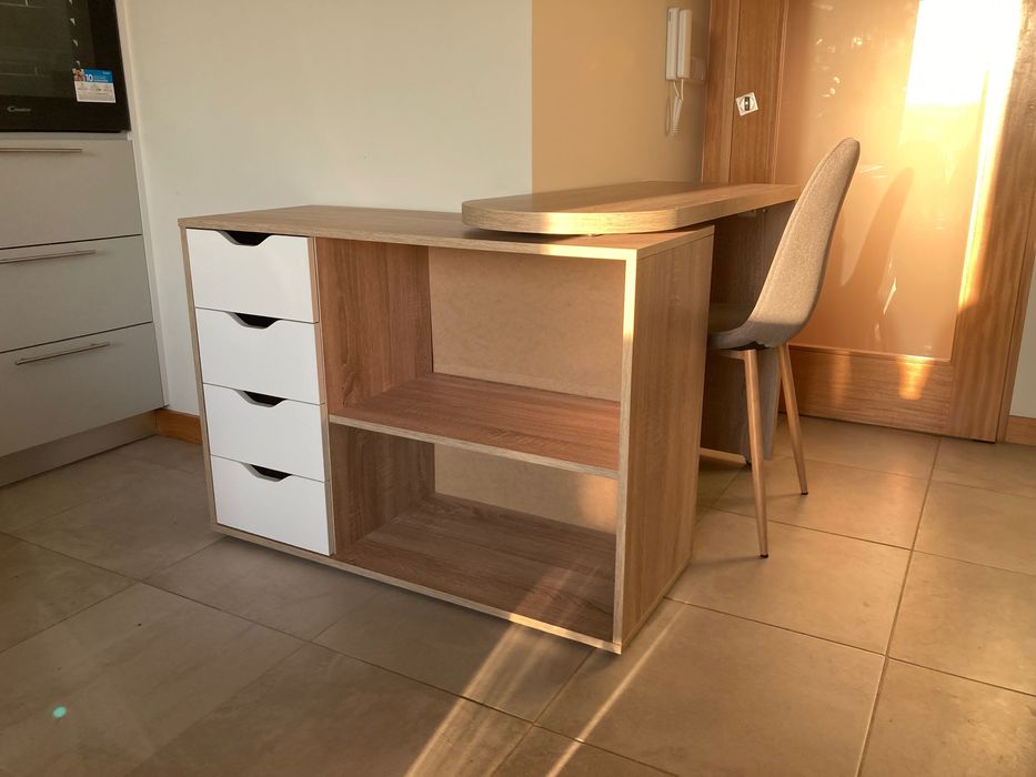 Secretária LANGAGER JYSK – Como nova, moderna e prática