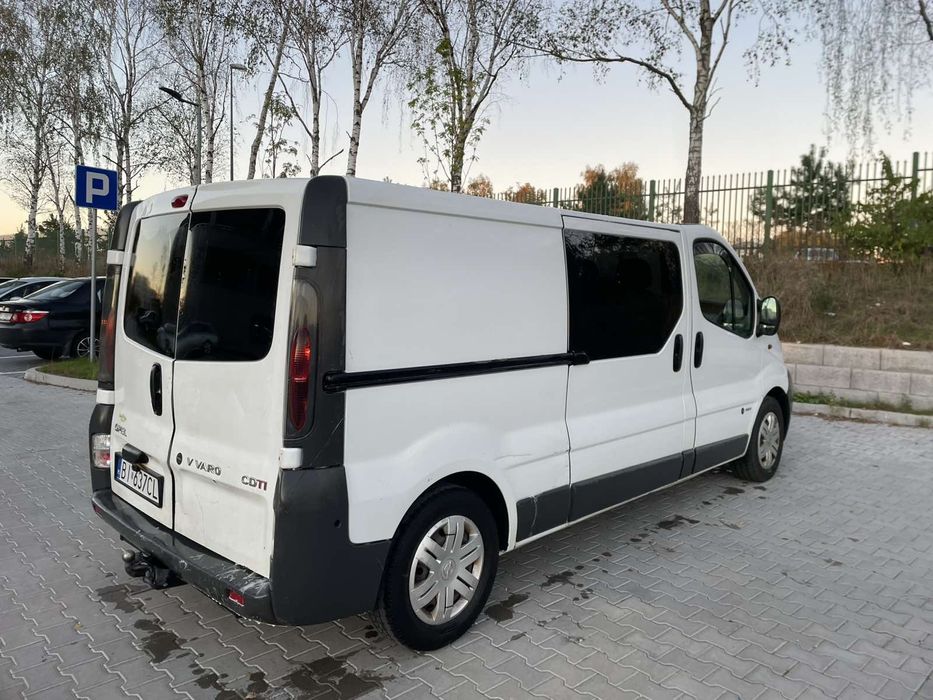 Opel Vivaro long 6 osób 1.9 cdti cena brutto
