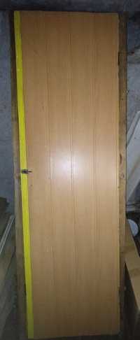 Лутка дерев'яна з дверима шириною 60 см, висота 210 см