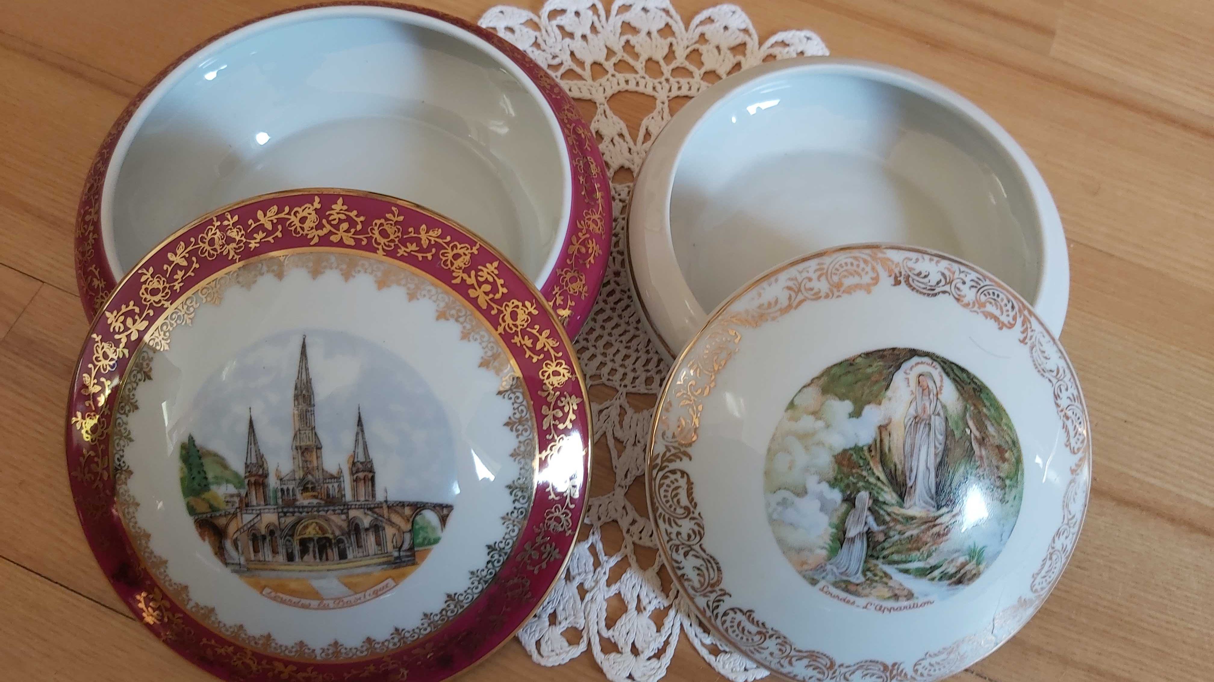 Komplet 2 pięknych szkatułek, porcelana Limoges, z widokiem Lourdes