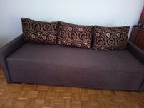 Mam do oddania za darmo kanapę z funkcją spania i krzesła 6szt.