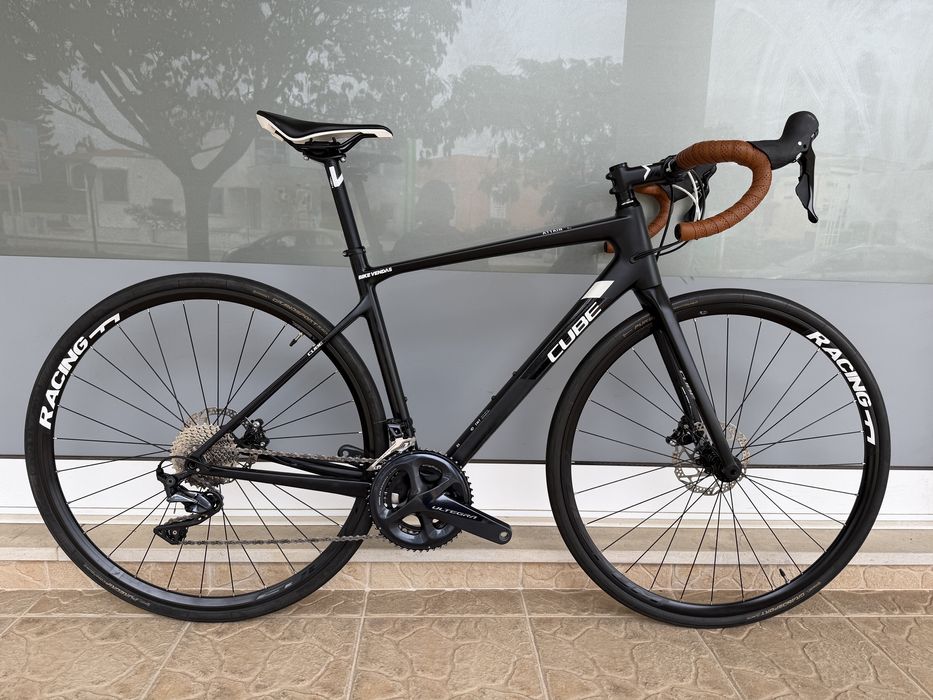 Bicicleta de estrada em carbono - disco