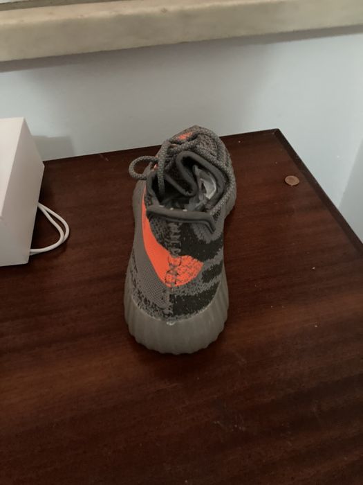 yeezy numero 38 e meio novos a estrear