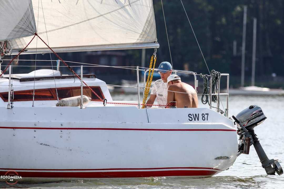 Żaglówka jacht żaglowy kabinowy Aster 703