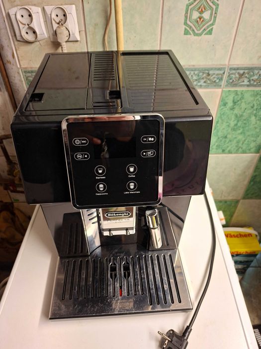 Ekspres automatyczny Delonghi Perfecta  Evo uszkodzony
