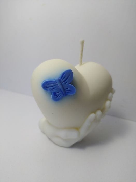 świeca świeczka serce serduszko motyl dłonie