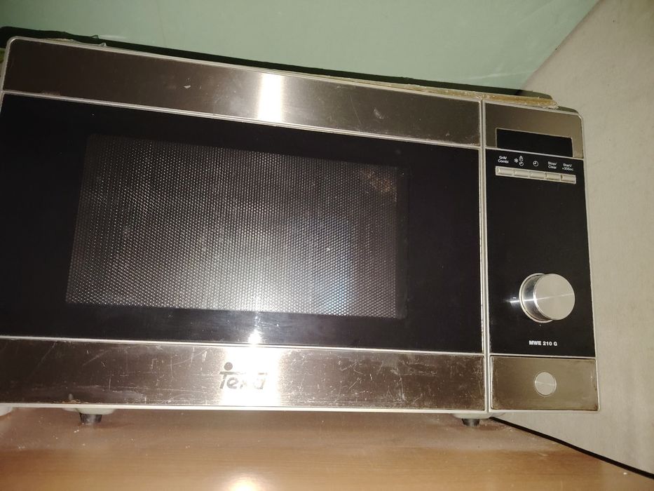 Microondas a funcionar perfeitamente é microondas e forno