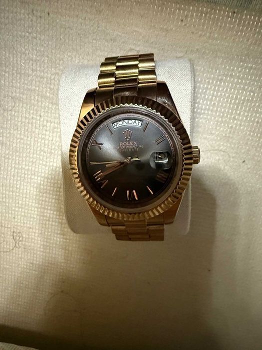 Comprei um Rolex Day-Date de 40 mm em 2025.