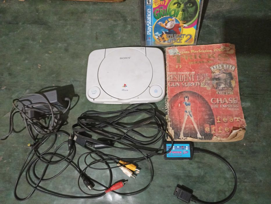 приставка Sony PlayStation PS1 (PS One) та Sega Mega Drive2
