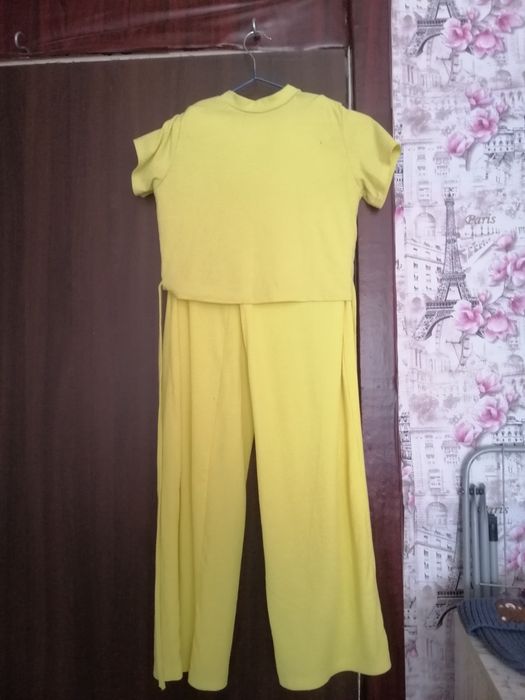 Продам костюм клёшь в рубчик