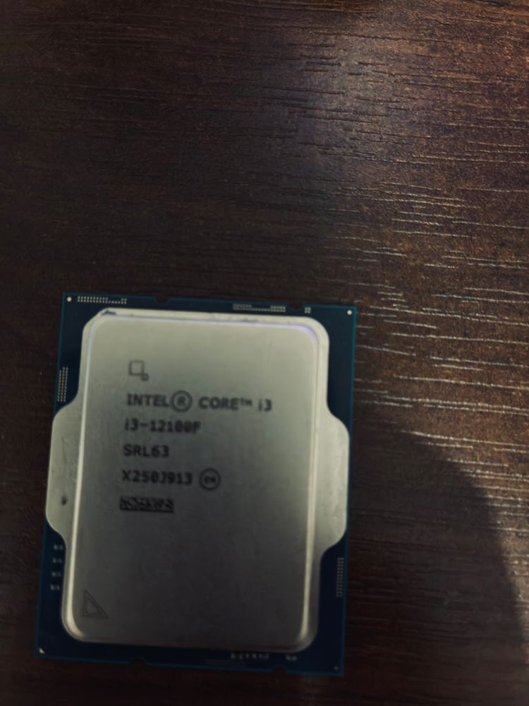 процессор intel i3 12100f + охлад від і5 14400 (підходить на цей проц)
