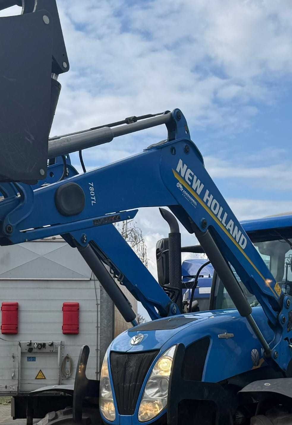 Ciągnik Traktor  N. Holland T7.220  Autocommand + ładowacz Stoll