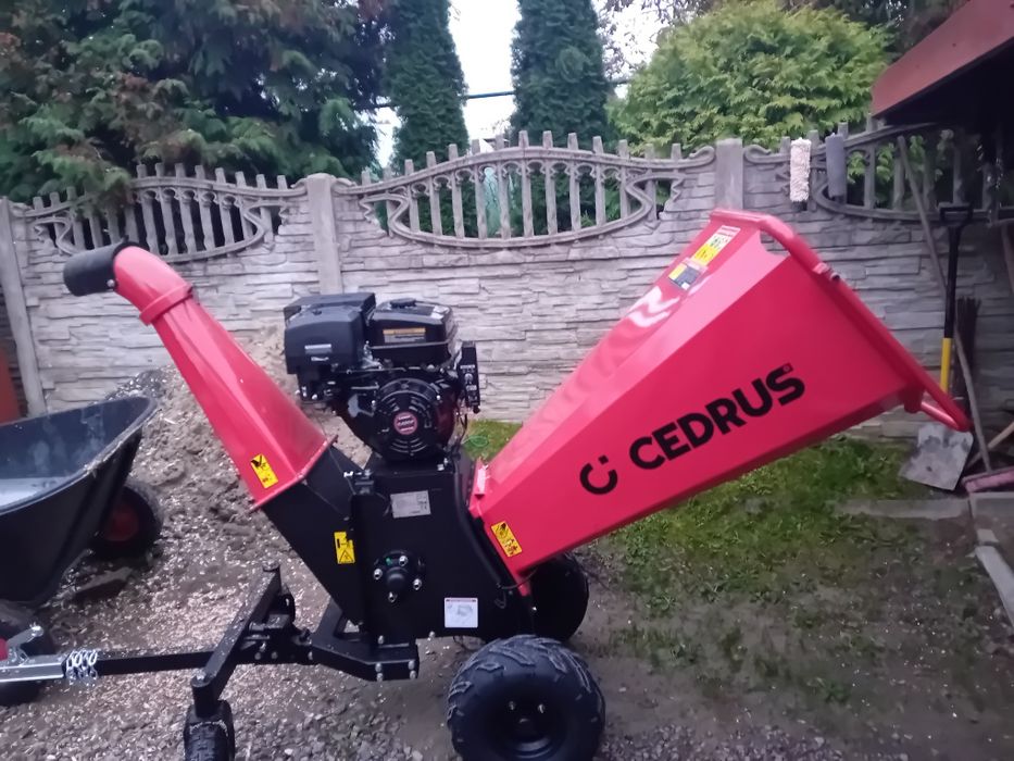 Do wynajęcia  rębak  spalinowy i rozdrabniacz  spalinowy