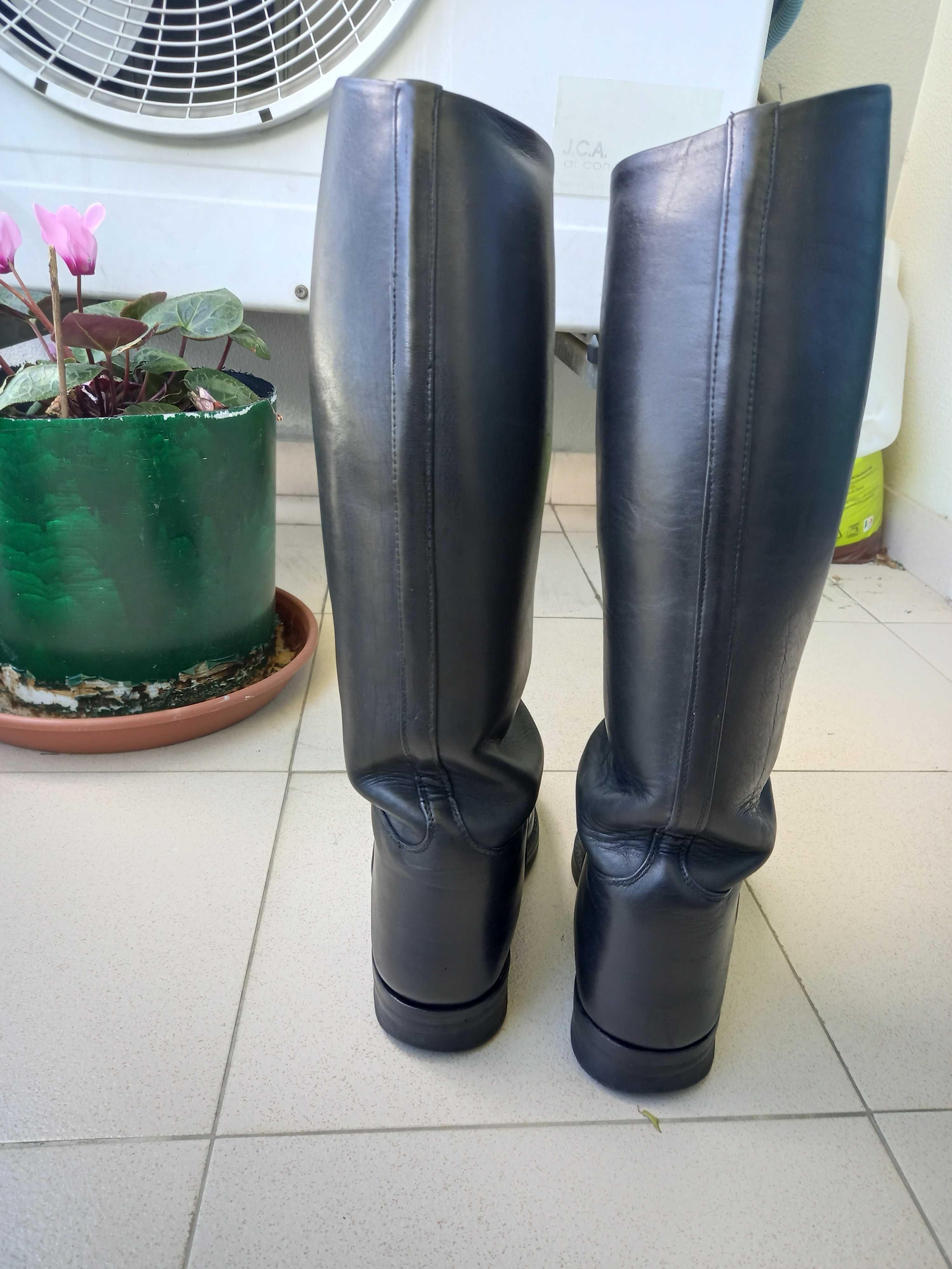 Botas de montar + descalçadeira + saco