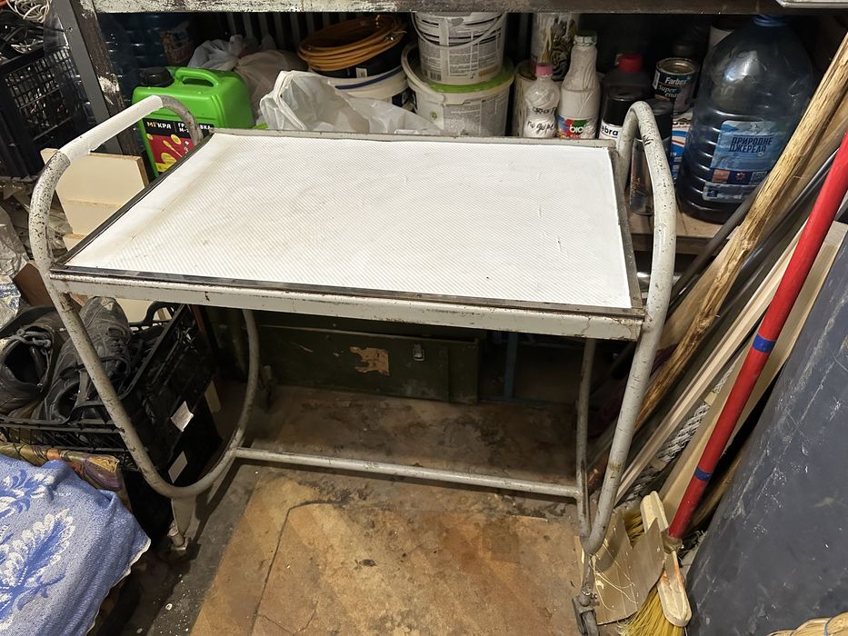 Стіл столик на колесах для гаражу