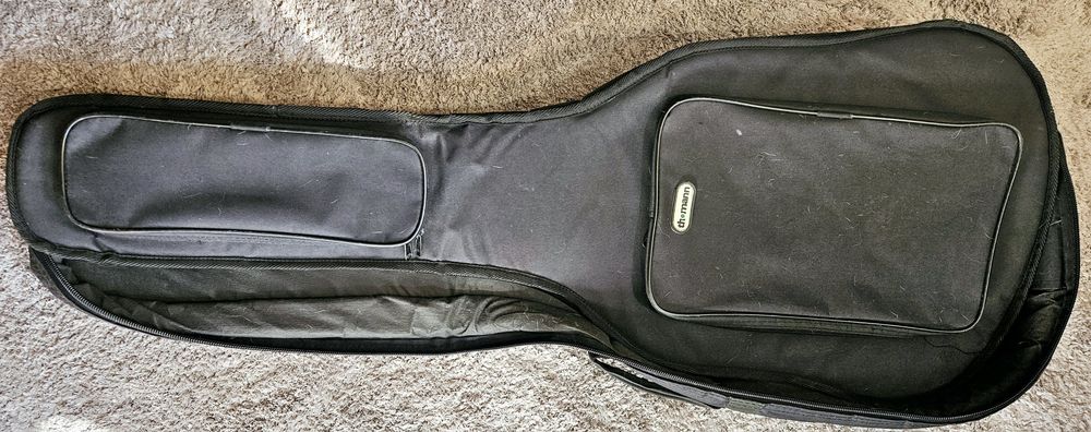 Futerał na gitarę akustyczną