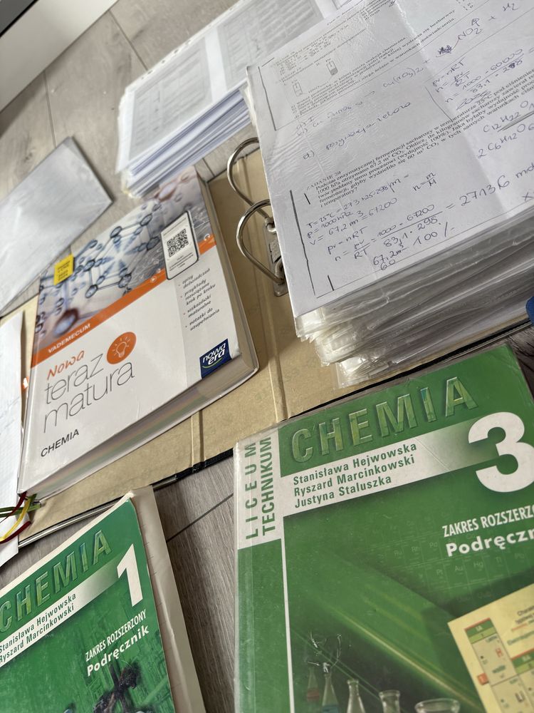 Ogromny zestaw do nauki do matury z chemii