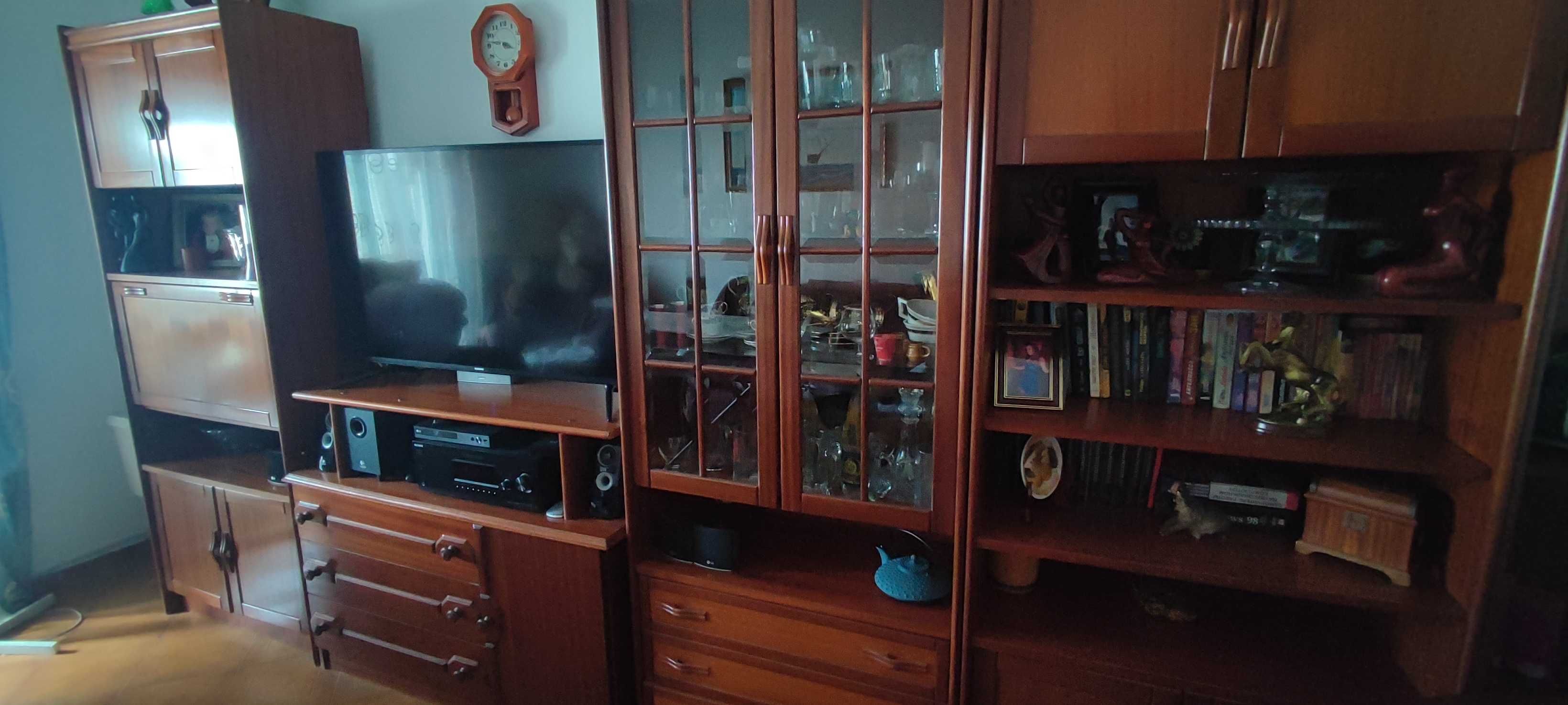 Móvel de Sala em Madeira
