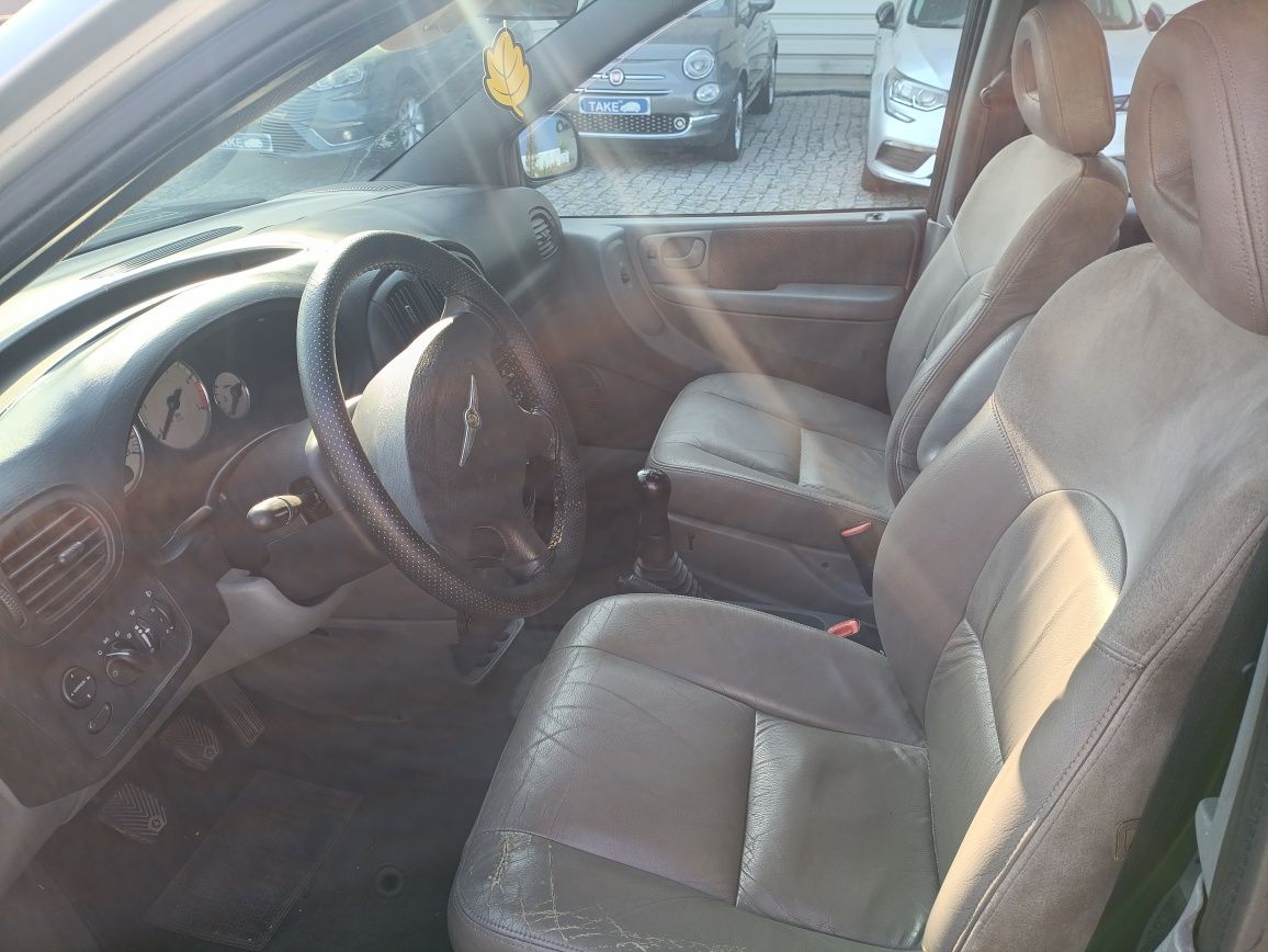 Chrysler Voyager (excelente estado)