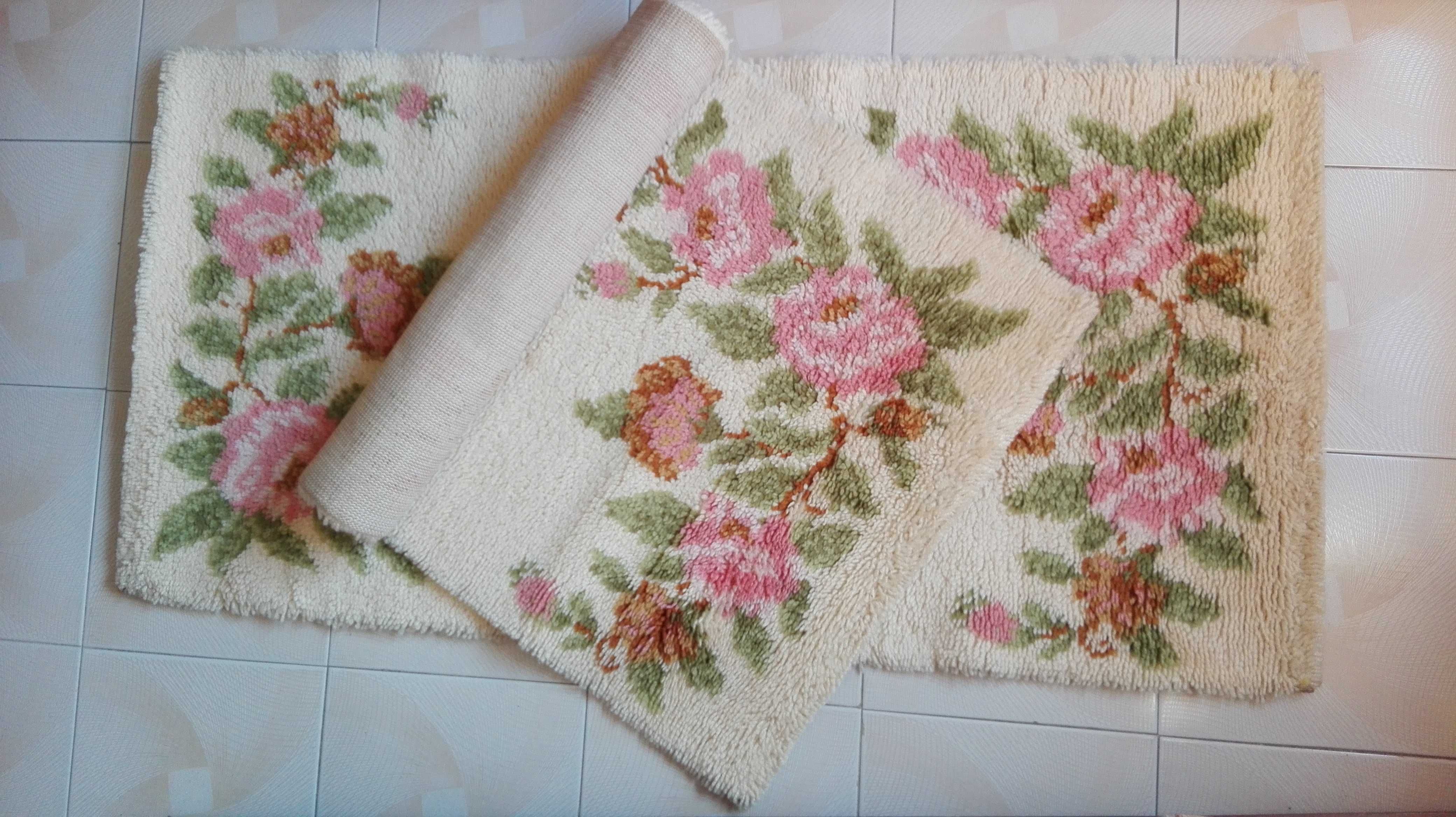 Vendo conjunto de tapetes para quarto
