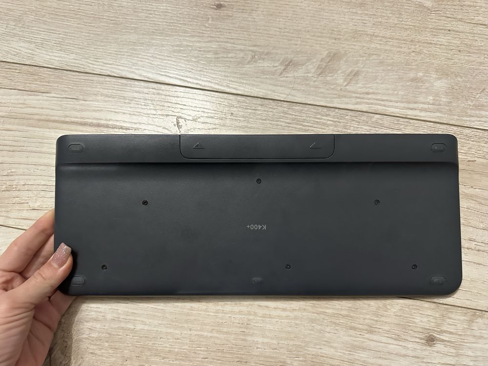 Бездротова клавіатура logitech
