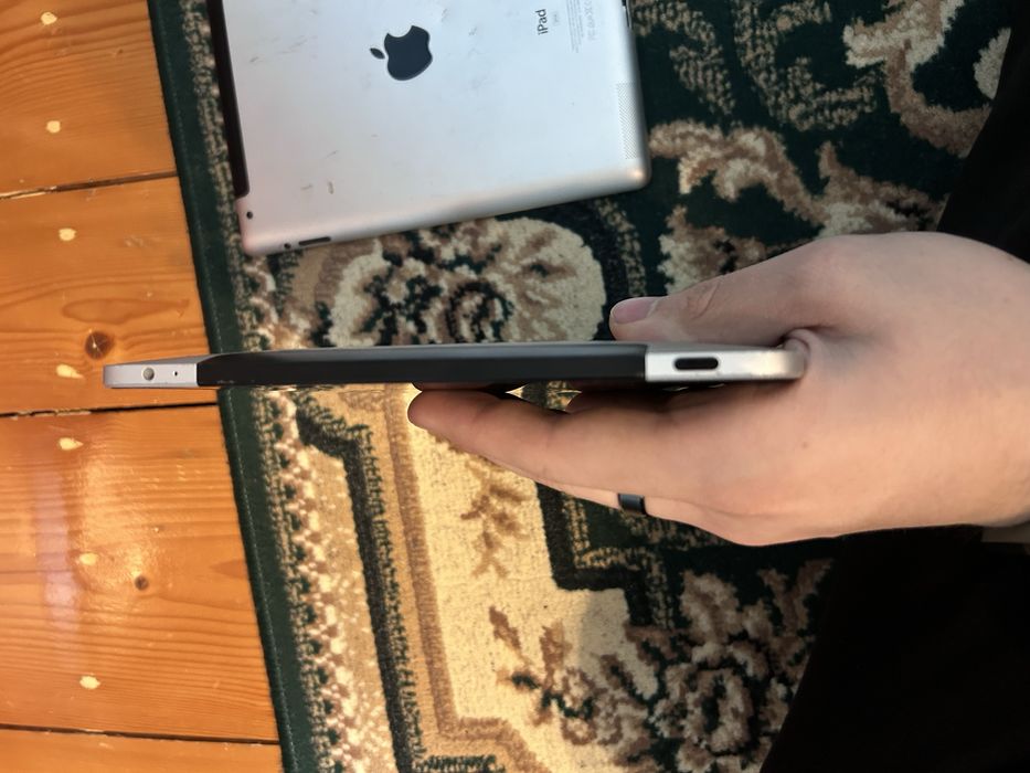 Планшети Ipad 1 3g та Ipad 2 3g