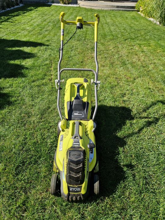 Kosiarka Ryobi RLM15E36H