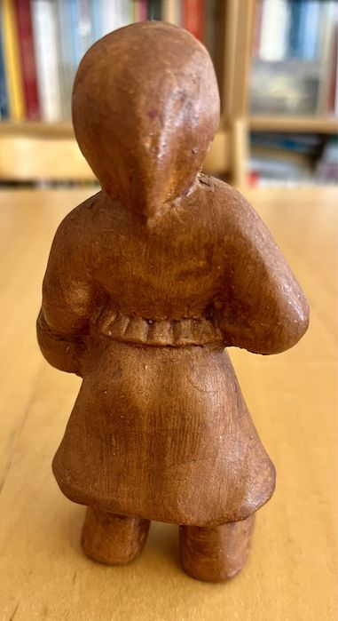 Peça RARA barro. Assinada Carlos Viseu