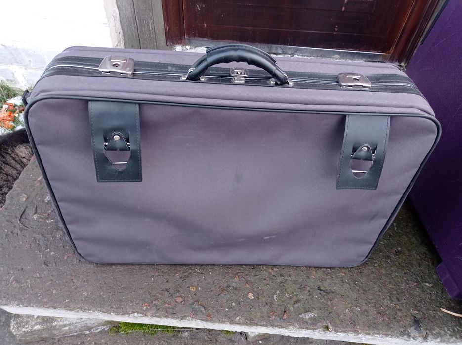 Продам дорожню валізу