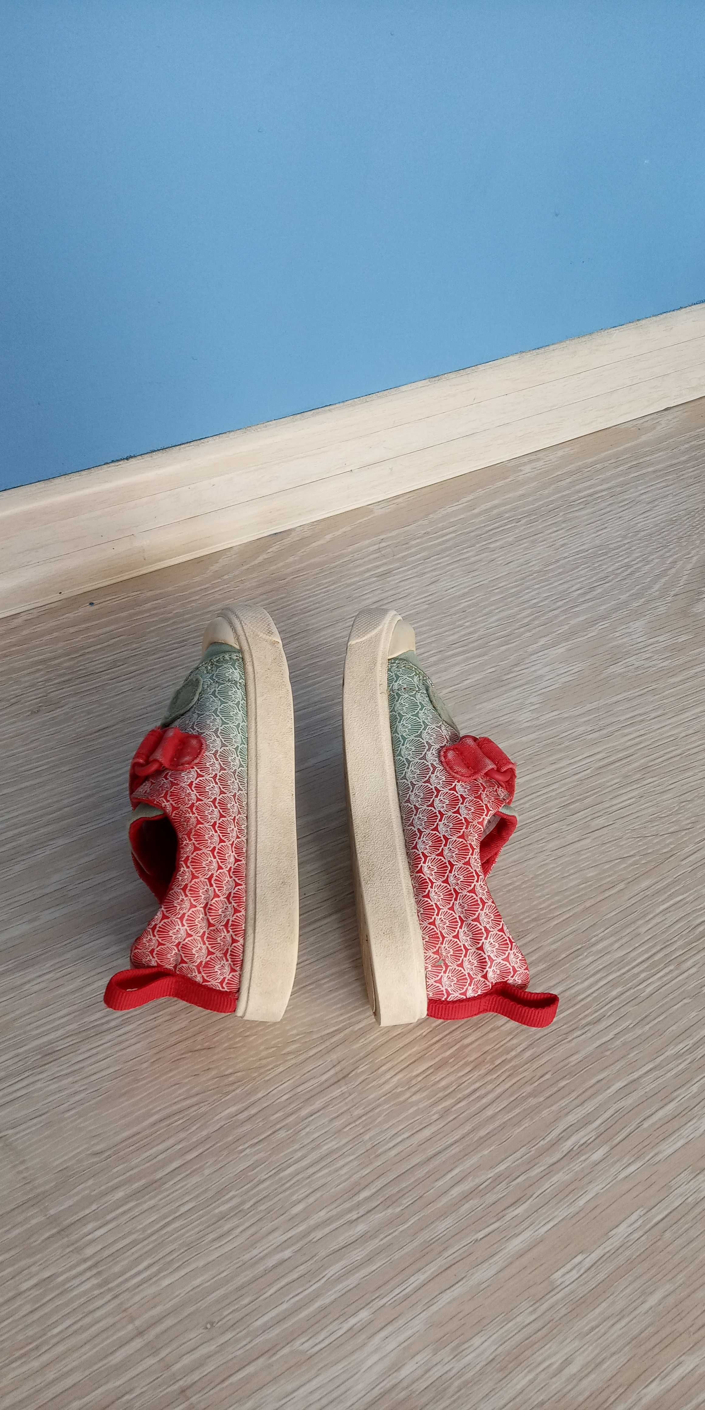 Clarks Disney Mermaid 15,5 cm wkł. trampki na rzep, używane