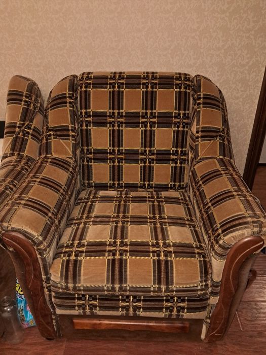 Крісла розкладні 2 шт+ диван