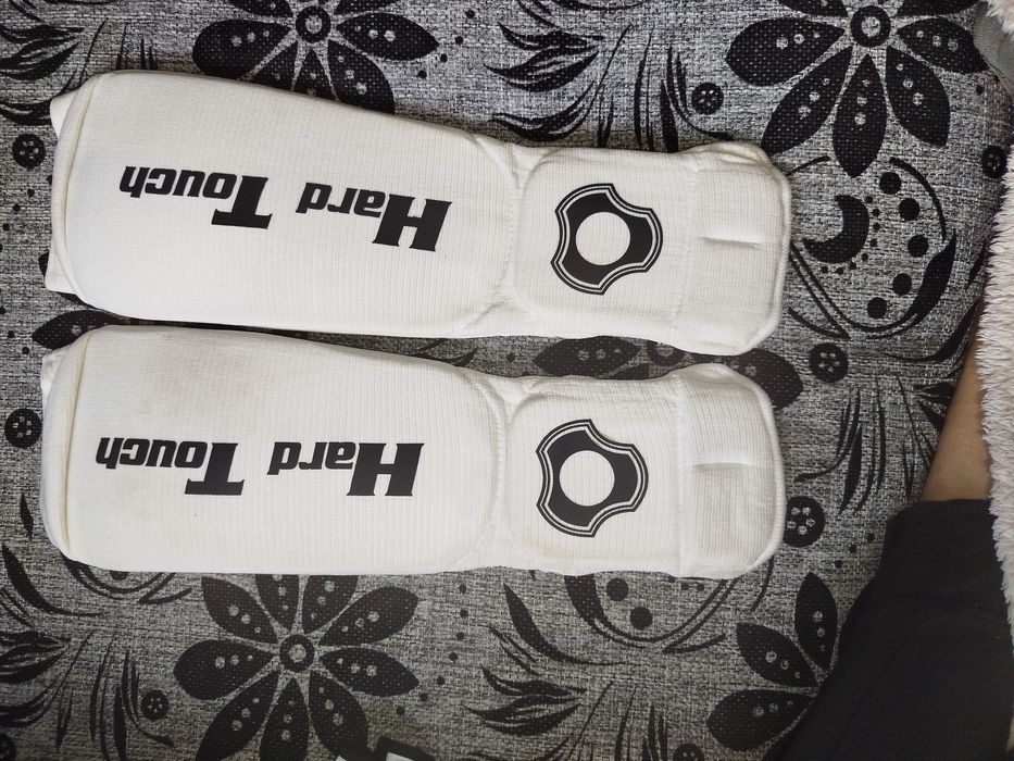 Захист на ноги для єдиноборств